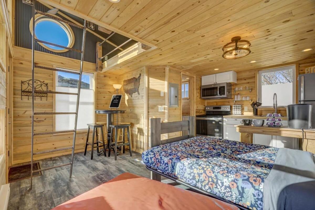 Red Rock Treehouse Unique In Old Colorado City 科罗拉多斯普林斯 外观 照片